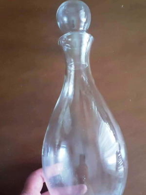 Vintage glass decanter with glass stopper like new