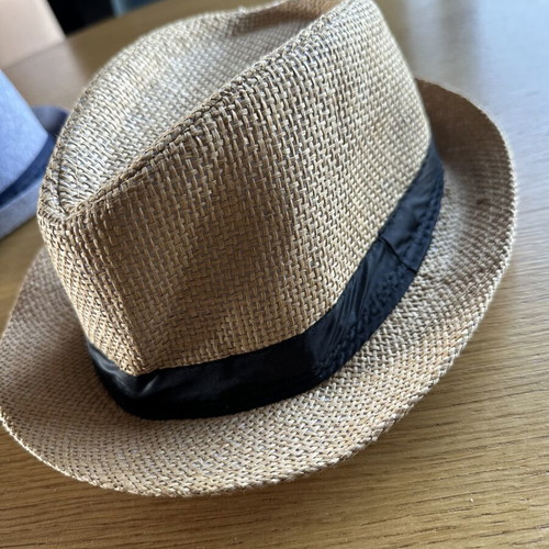 Men's summer hats like new, beige and turquoise, one size