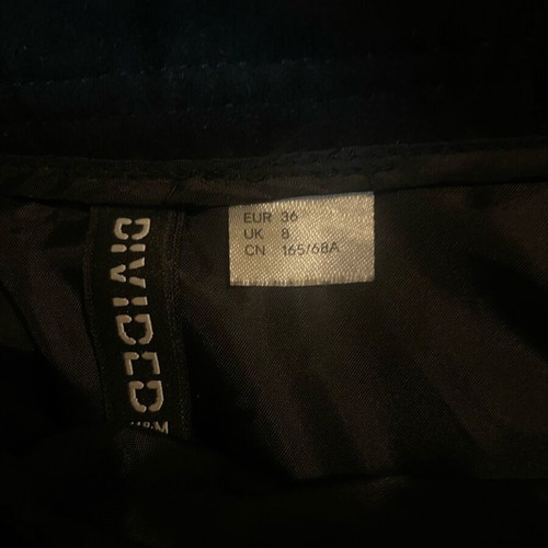 Mini skirt H&M black velvet like new, size S