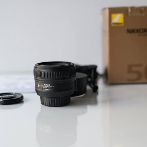Nikon AF-S Nikkor 50mm f/1.8G lens like new, full frame compatible