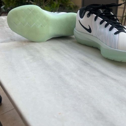 Nike Air Zoom G.T.Cut Academy 2 basketball shoes, size 40.5, white