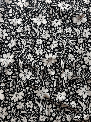 Floral skirt Sinsay size L, like new, black and white