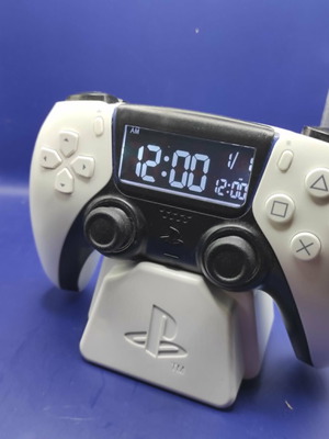 PS5 DualSense Clock like new with USB digital display