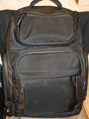 Ozuko Backpack 23.5lt waterproof, like new, black
