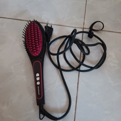 Hair straightener brush lightly used
