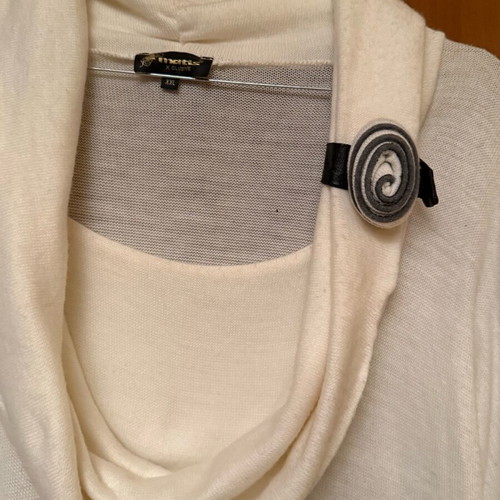Cream knit top with draped neckline like new