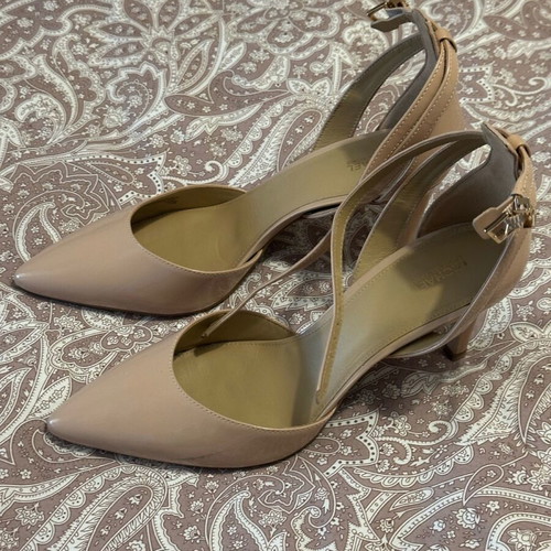 Michael Kors patent leather pumps size 41 like new beige