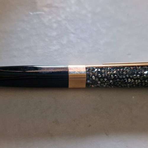 Swarovski pen with crystals like new