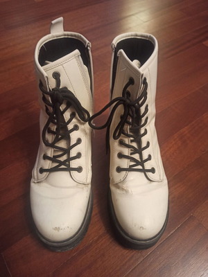 Women's ankle boots used, size 40, white