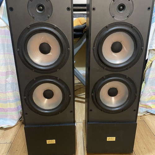 SRC Cambridge audiophile floor speakers used with Scan-Speak drivers