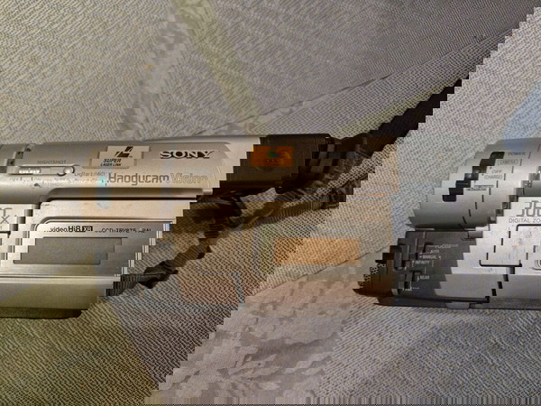 Sony, video camera hi8 XR CCD-TRV87E PAL. 360X DIGITAL ZOOM. Nightshot