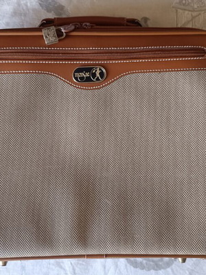 Monsac by Jaguar vintage travel bag like new, beige faux leather