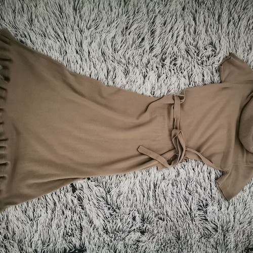 Beige dress like new with waist belt, size M/L