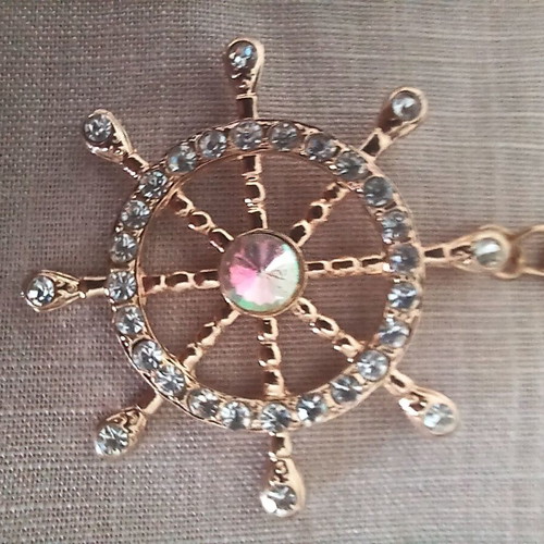 Keychain with rhinestones like new, ship steering wheel design