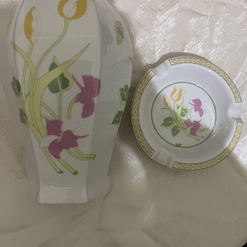 Porcelain vase and ashtray with flower design like new