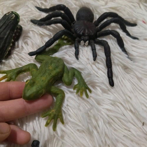 Plastic animals used, festive toys from the 80s