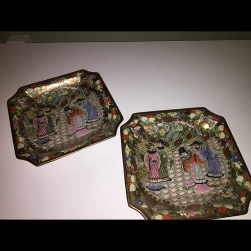 Decorative porcelain plates from China, set of 2 with face design