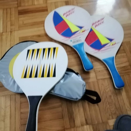 Beach rackets used, pack of 4 with ball and cases