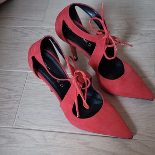 Pentavras red lace-up pumps size 38 like new