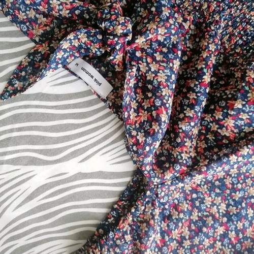 Printed blouse with flowers Pink Woman size M like new