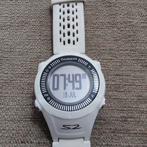 Garmin Approach S2 golf GPS watch used, white