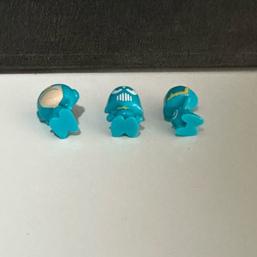 Gogo’s Crazy Bones blue turquoise collectible figures like new