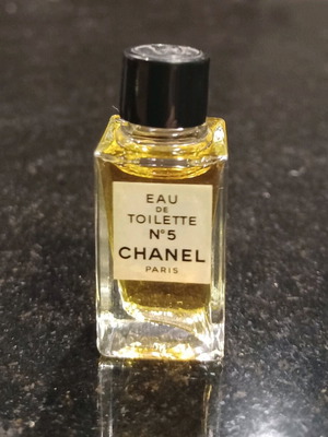 Miniature Chanel No.5 like new, authentic 5 ml perfume