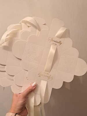 Packaging boxes like new, set of 22 with ribbon and pearls