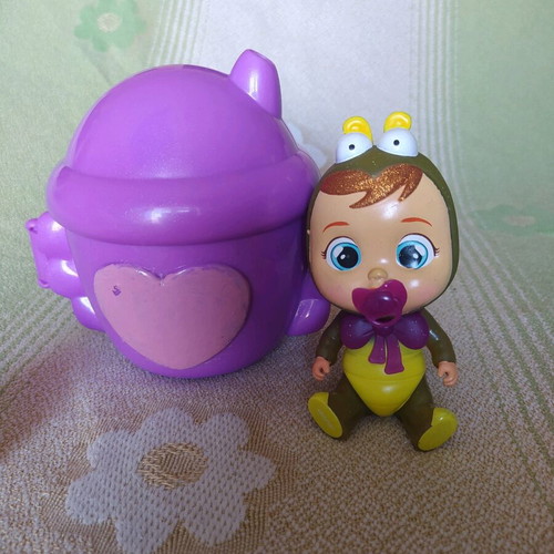 Mini Cry Babies used with heart-decorated house