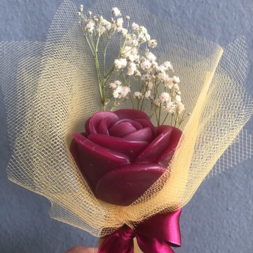 Rose bomboniere new with candle and gypsophila