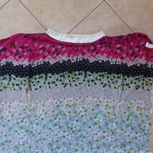 Beach tunic S/M with floral print, cut-out waist and wide sleeves like new