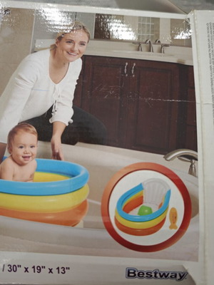 Bestway Squeaky Clean Inflatable Baby Bath Tub