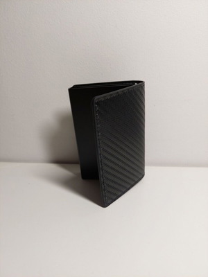 Πορτοφόλι card holder με carbon fiber εμφάνιση και μεταλλικό μηχανισμό pop-up καινούργιο