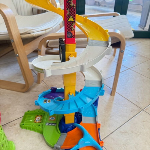 VTech large 2-in-1 tower with toy car like new