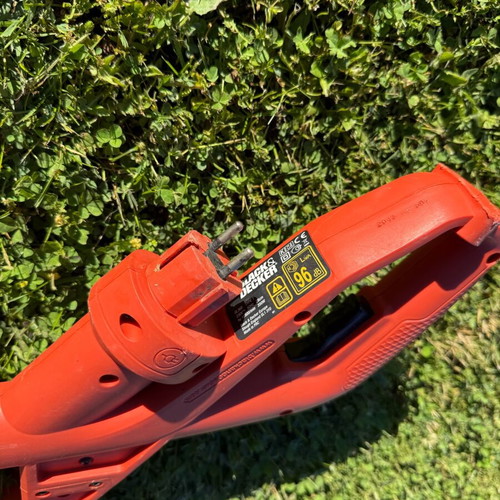 Electric grass trimmer used, needs repair
