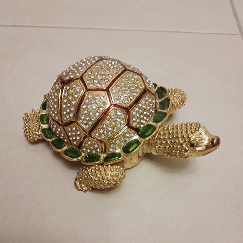 Turtle jewelry box used, 20 cm length and 15 cm width