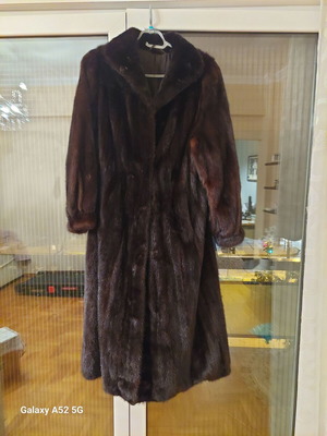 Full fur coat made of mink, almost unworn, genuine