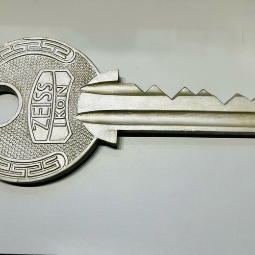 Giant ZEISS IKON Display Key used, promotional