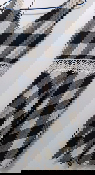 Λινό φόρεμα με κρουαζε μπούστο