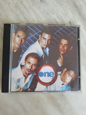 One Greek pop CD like new