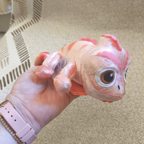 Shoulder Pals Pascal pink Rapunzel Disney new plush toy with magnet