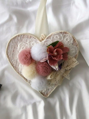 Decorative frame with pom pon heart 20x20cm new