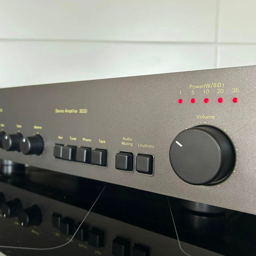 NAD 3020 Series 20 amplifier used vintage hi-fi classic