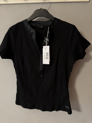Guess ribbed top black size L new with front buttons