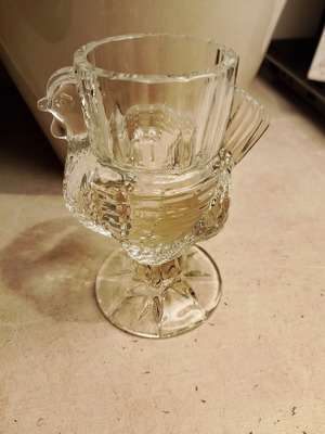 Vintage crystal in like-new condition
