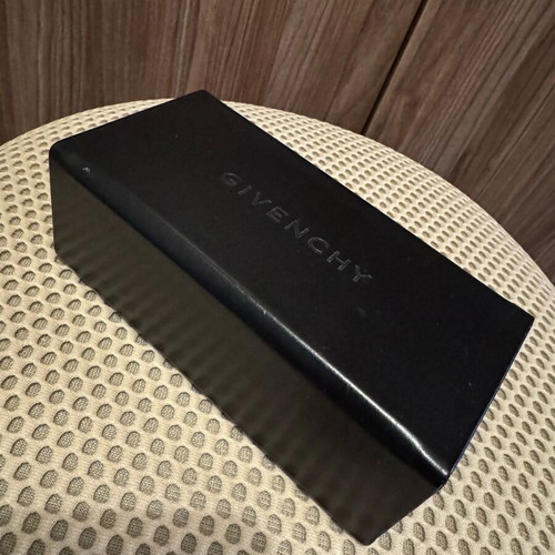 Givenchy sunglasses like new, black