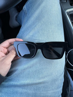 Off-White sunglasses like new, black