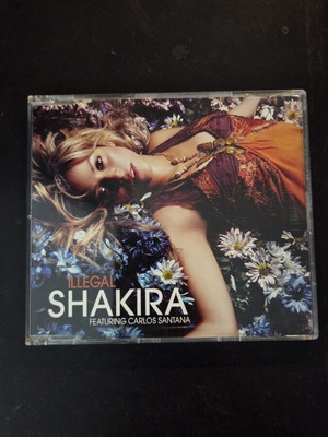 Shakira Illegal CD single like new