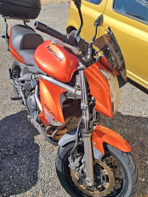 Kawasaki ER-6N μοτοσικλέτα 650 cc του 2010