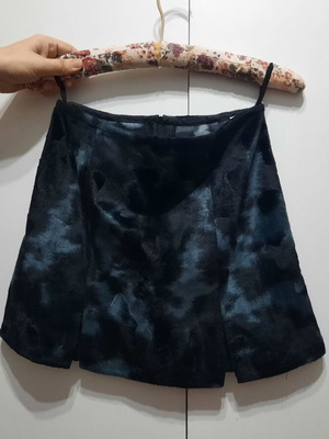 Girls' skirt new with embossed design and small front slits, Saxo